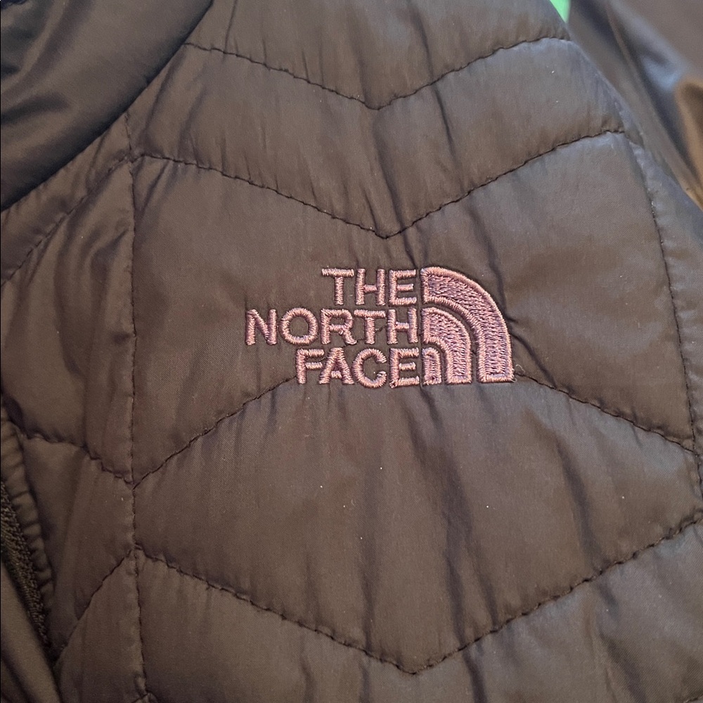 Women’s NorthFace jacket - Picture 8 of 8
